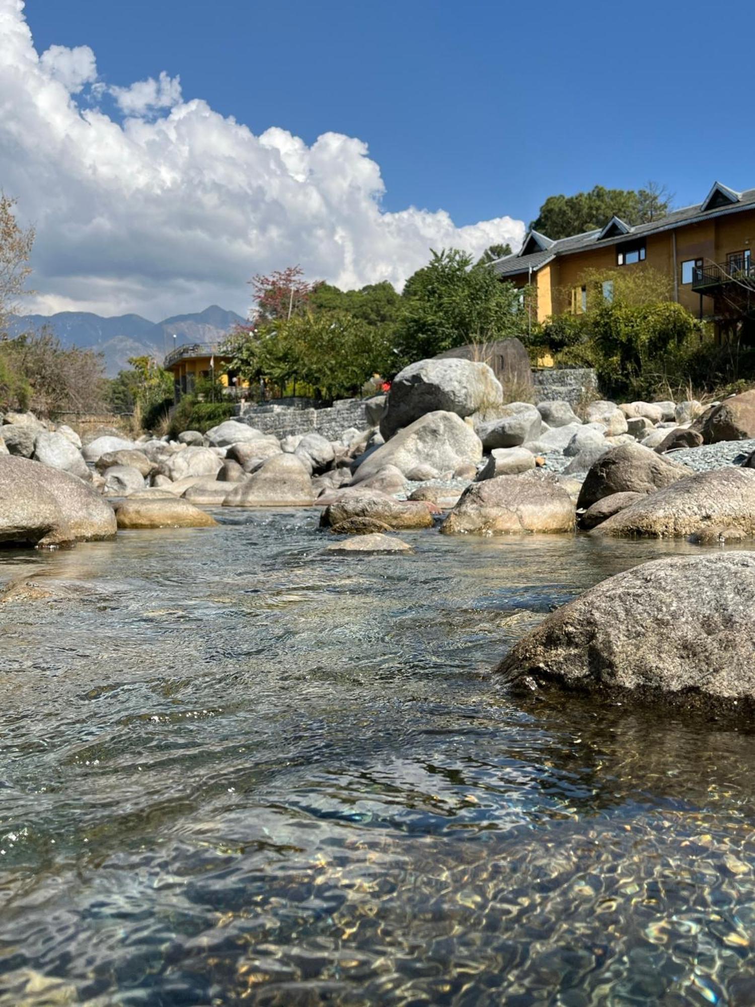Prakriti Aalay - Riverside Mountain View Boutique Eco Resort ดารัมซาลา ภายนอก รูปภาพ