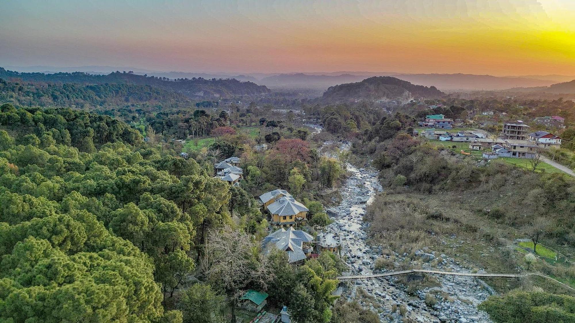 Prakriti Aalay - Riverside Mountain View Boutique Eco Resort ดารัมซาลา ภายนอก รูปภาพ